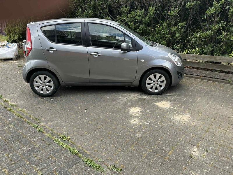 Silber Gebraucht 2014 Suzuki Splash Club Kleinwagen | 5.900 € (Fairer Preis) - Bild 1/4