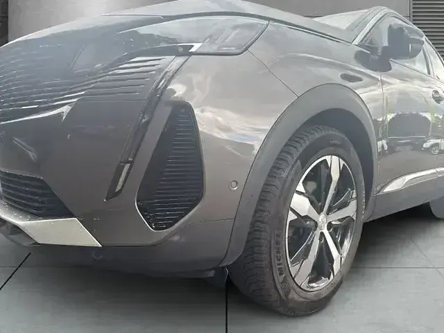 Gebraucht Peugeot 3008 Allure 131 PS (96 kW) 2022 Grau SUV