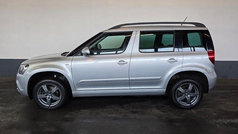 Gebraucht Skoda Yeti Joy 125 PS (91 kW) 2016 Silber SUV