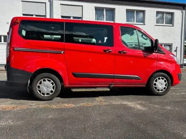 Gebraucht Ford Transit Custom 105 PS (77 kW) 2017 Rot Van / Kleinbus