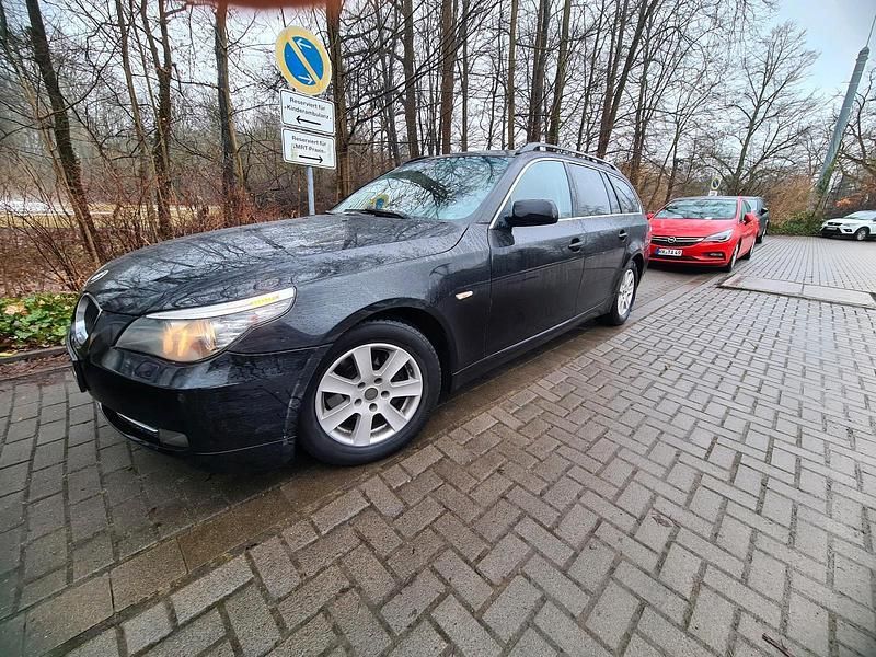 Gebraucht BMW 525 197 PS (144 kW) 2007 Schwarz Kombi