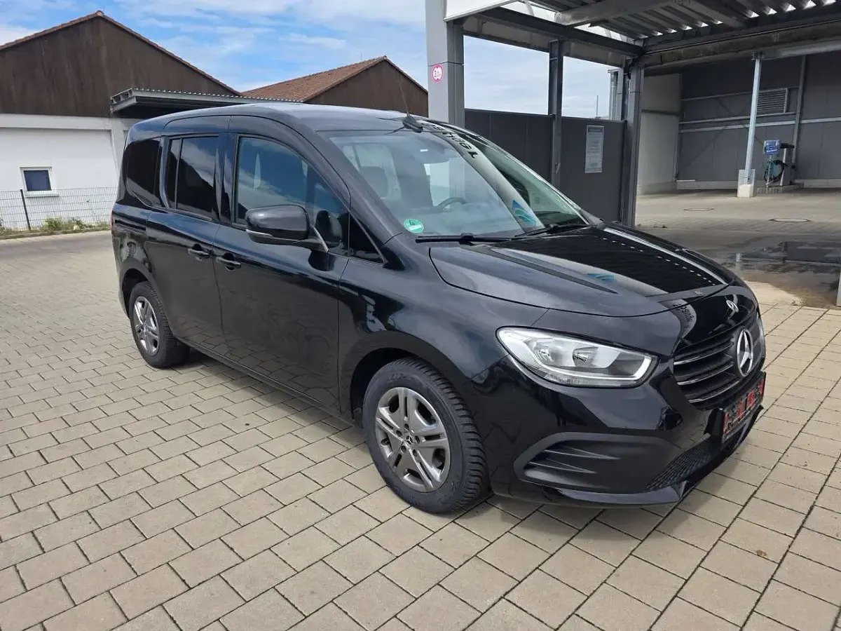 Gebraucht Mercedes T180 Progressive 116 PS (85 kW) 2022 Loparitschwarz metal Van / Kleinbus