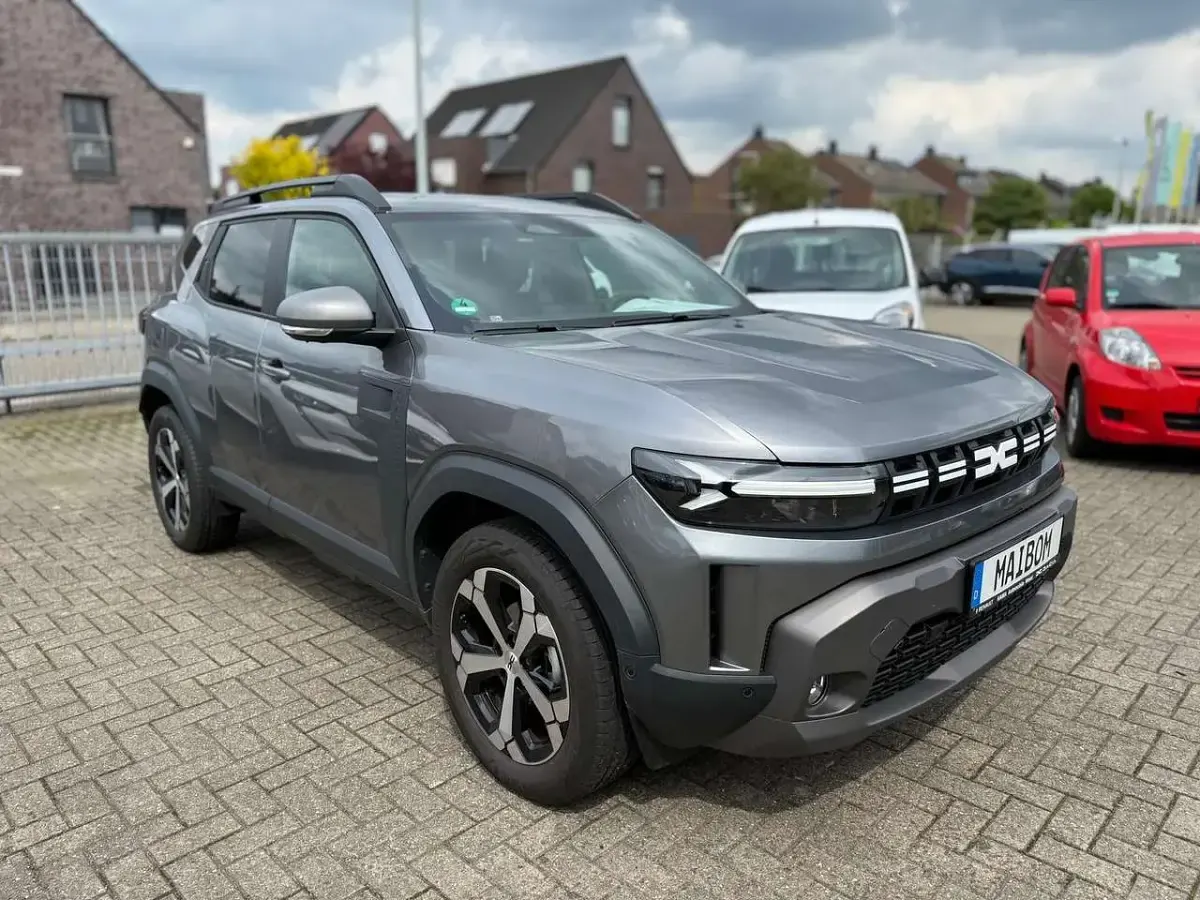 Gebraucht Dacia Duster Journey 131 PS (96 kW) 2024 Grau SUV