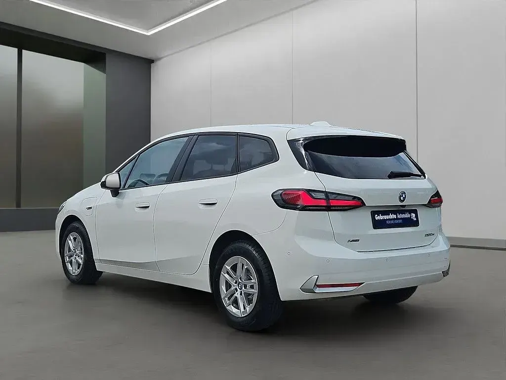Gebraucht BMW 225 Active Tourer 245 PS (180 kW) 2022 Weiß Van / Kleinbus