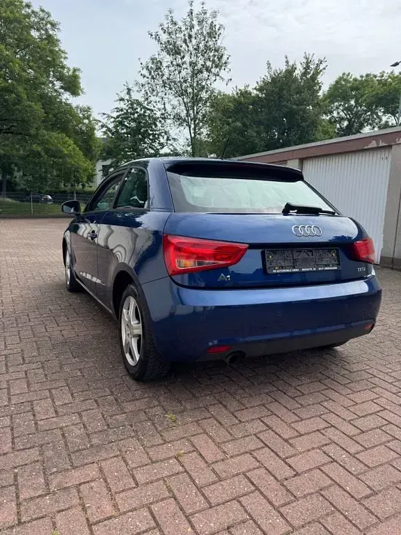 Gebraucht Audi A1 86 PS (63 kW) 2011 Blau Kleinwagen
