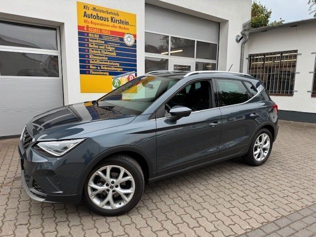 Gebraucht Seat Arona FR-Line 110 PS (80 kW) 2023 Magnetic tech grey SUV