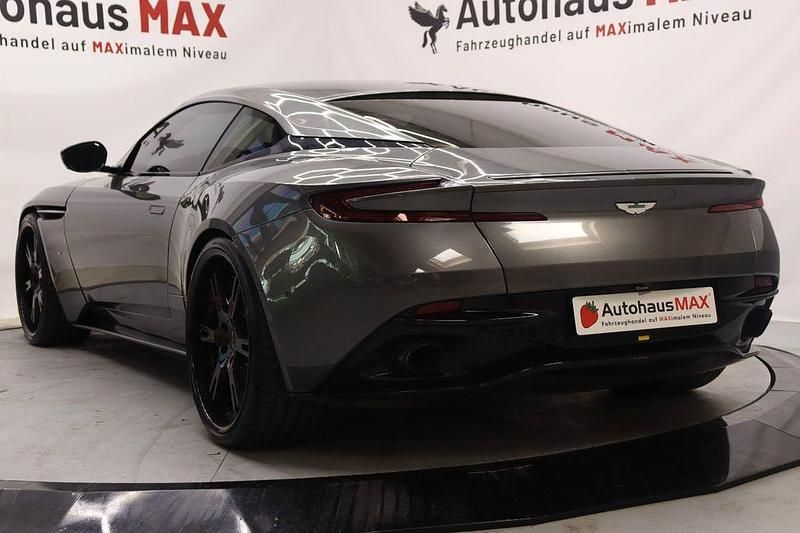 Gebraucht Aston Martin DB11 639 PS (469 kW) 2017 Grau Coupé