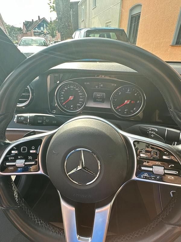 Gebraucht Mercedes 220 194 PS (142 kW) 2019 Blau Kombi