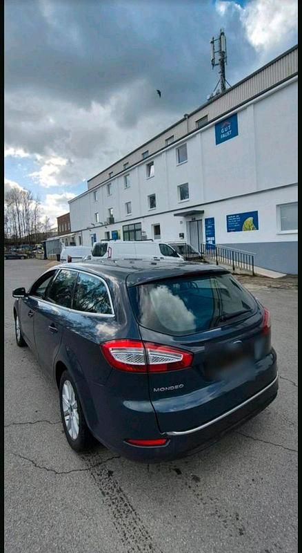 Gebraucht Ford Mondeo 140 PS (102 kW) 2013 Grau Kombi