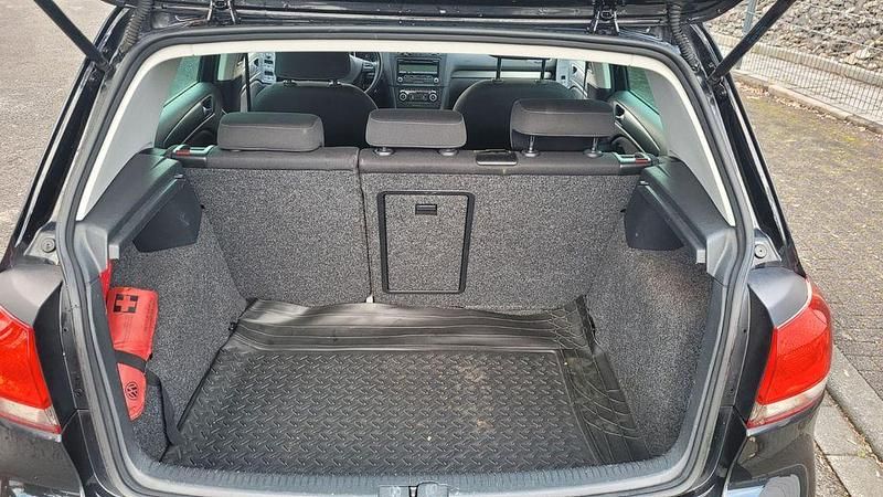 Gebraucht VW Golf VI 105 PS (77 kW) 2011 Schwarz Kleinwagen