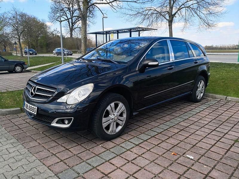 Gebraucht Mercedes R320 224 PS (164 kW) 2007 Schwarz Van / Kleinbus