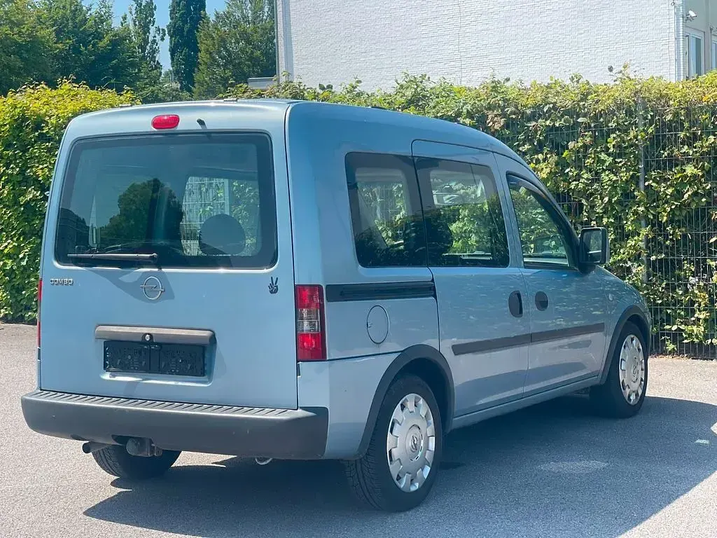 Gebraucht Opel Combo 90 PS (66 kW) 2009 Blau Van / Kleinbus