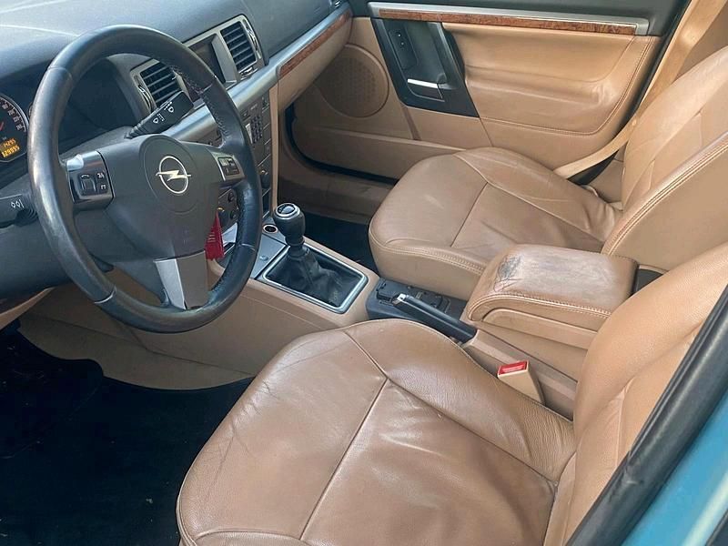 Blau Gebraucht 2006 Opel Vectra Kombi | 1.450 € - Bild 1/4