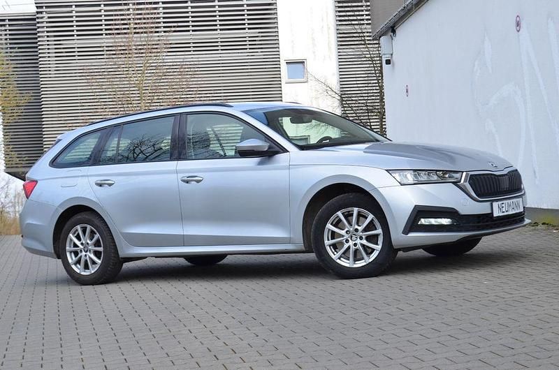 Gebraucht Skoda Octavia Ambition 150 PS (110 kW) 2022 Silber Kombi