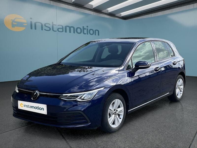 Blau Gebraucht 2023 VW Golf VIII Kleinwagen | 25.249 € (Guter Preis) - Bild 1/4
