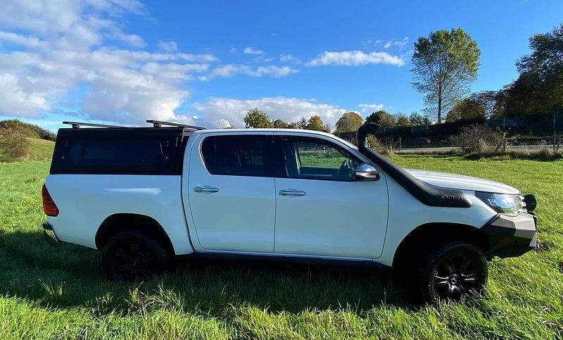 Gebraucht Toyota HiLux 150 PS (110 kW) 2017 Abholung