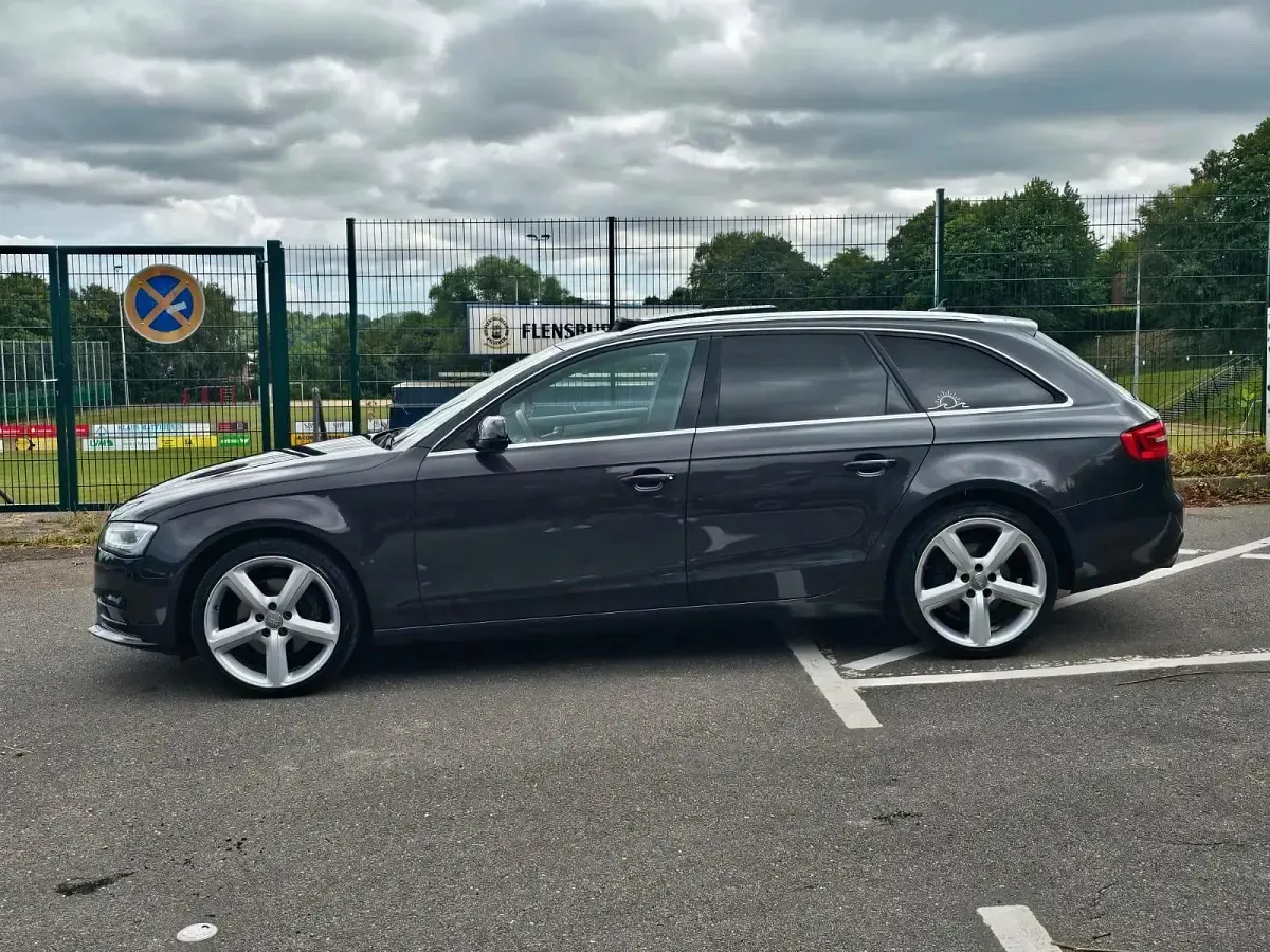 Gebraucht Audi A4 150 PS (110 kW) 2015 Grau Kombi