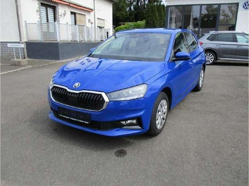 Energyblau Gebraucht 2023 Skoda Fabia Ambition Limousine | 19.450 € (Guter Preis) - Bild 1/4
