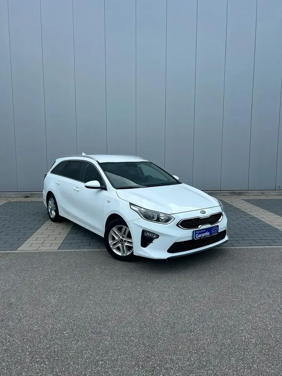 Gebraucht Kia Ceed 135 PS (99 kW) 2018 Weiß Kleinwagen