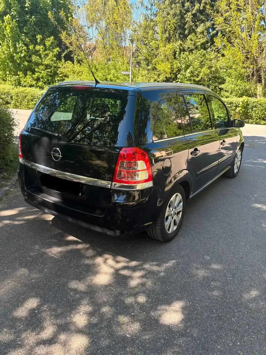 Gebraucht Opel Zafira Edition 115 PS (84 kW) 2009 Schwarz Van / Kleinbus