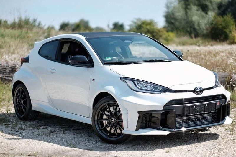 Weiß Neu 2025 Toyota Yaris Kleinwagen | 47.000 € (Superpreis) - Bild 1/4