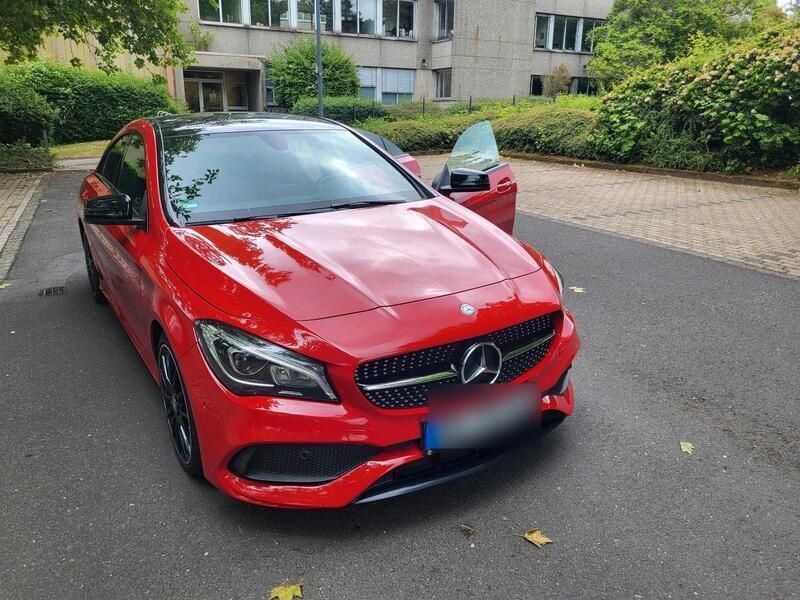 Rot Gebraucht 2016 Mercedes CLA200 AMG Coupé | 17.650 € (Fairer Preis) - Bild 1/4
