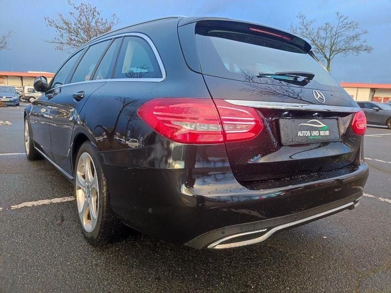 Gebraucht Mercedes C200 Avantgarde 184 PS (135 kW) 2015 Schwarz Kombi