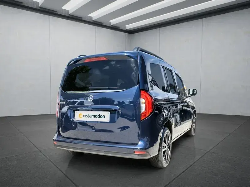 Gebraucht Mercedes T180 131 PS (96 kW) 2025 Blau Van / Kleinbus
