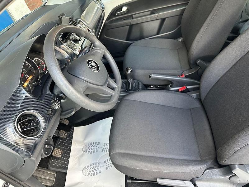 Second-hand VW up! Basis 65 CP (47 kW) 2021 Alb Hatchback