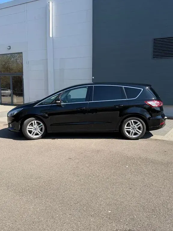 Gebraucht Ford S-MAX Titanium 179 PS (131 kW) 2016 Schwarz Van / Kleinbus
