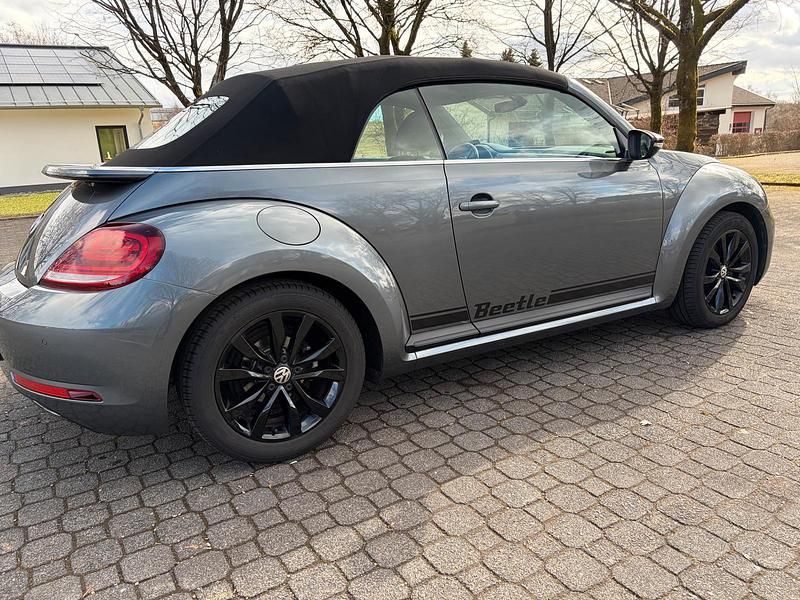 Gebraucht VW Beetle Cabriolet 150 PS (110 kW) 2017 Grau Cabrio