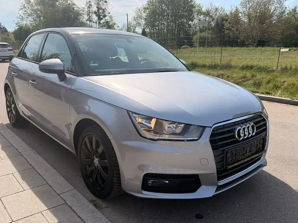 Używany Audi A1 125 KM (91 kW) 2017 Srebrny Hatchback
