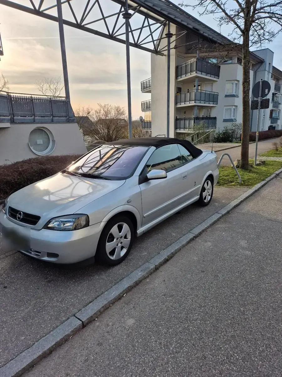 Gebraucht Opel Astra 103 PS (75 kW) 2005 Silber Cabrio