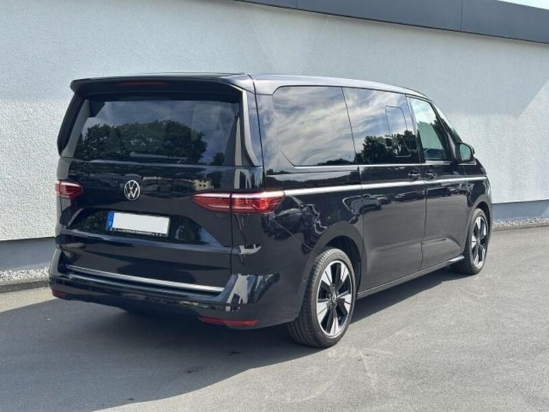 Gebraucht VW Multivan Style 150 PS (110 kW) 2023 Deep black perleffekt Van