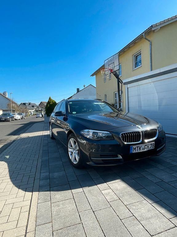 Gebraucht BMW 520 184 PS (135 kW) 2013 Grau Kombi