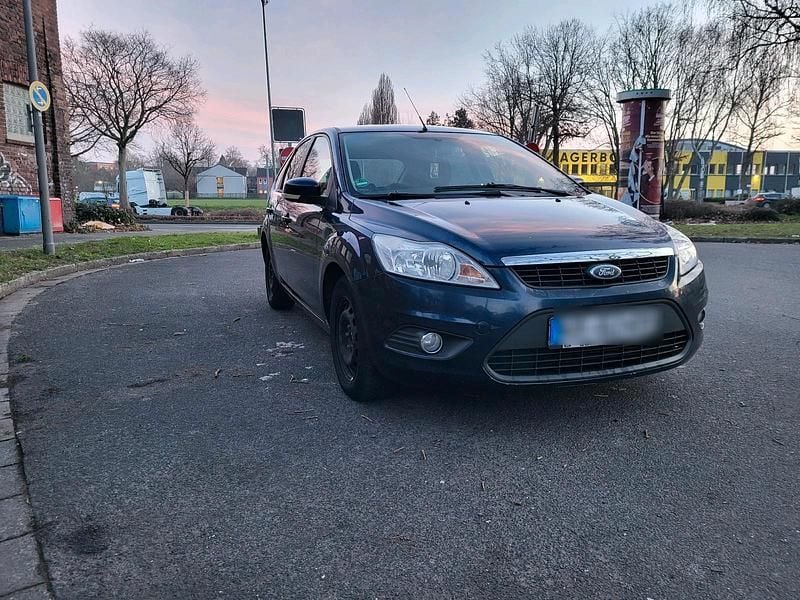 Gebraucht Ford Focus 109 PS (80 kW) 2011 Blau Limousine