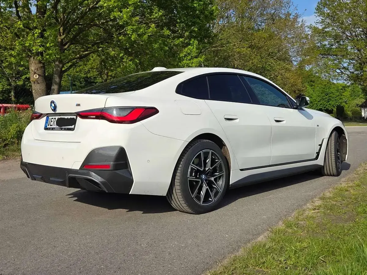 Gebraucht BMW i4 M Sport 210 kW (286 PS) 2023 Weiß Limousine