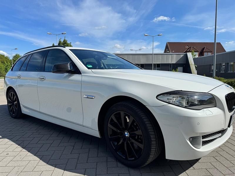 Gebraucht BMW 525 2012 Weiß Kombi