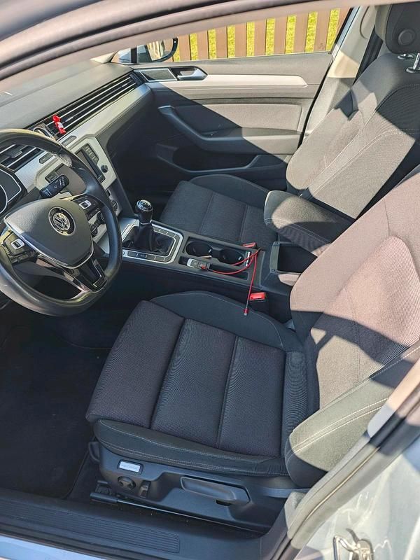 Gebraucht VW Passat 150 PS (110 kW) 2017 Silber Kombi