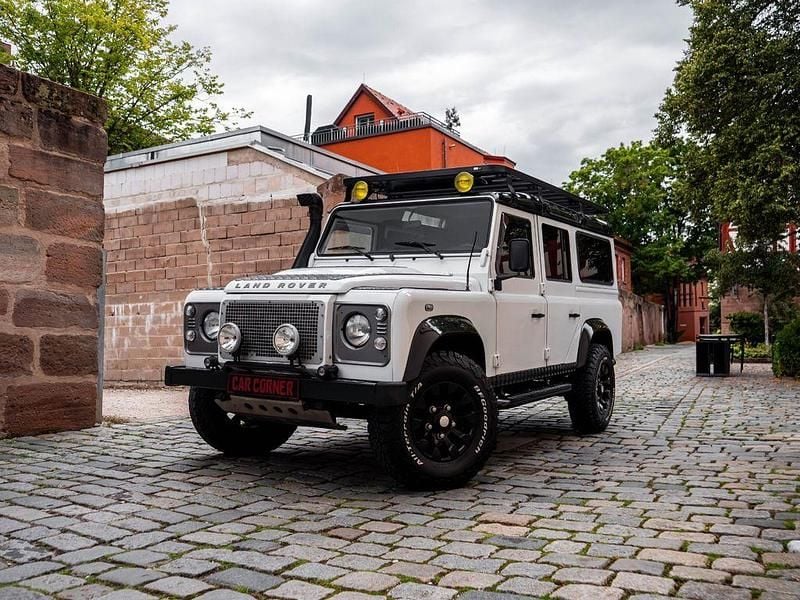 Weiß Gebraucht 2013 Land Rover Defender SUV | 39.500 € - Bild 1/4