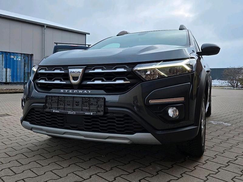 Gebraucht Dacia Sandero Stepway 101 PS (74 kW) 2021 Grau Limousine