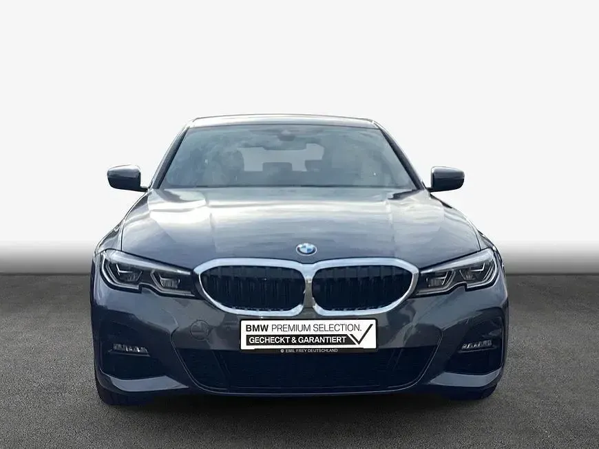 Używany BMW 330 M Sport 258 KM (189 kW) 2022 Szary Sedan/Limuzyna