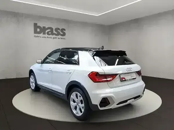 Gebraucht Audi A1 S-Line 150 PS (110 kW) 2025 Gletscherweiß metallic SUV