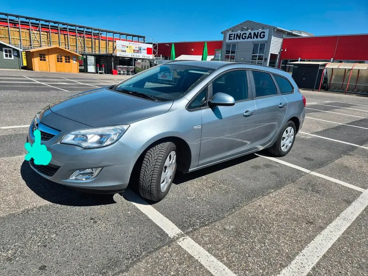Second-hand Opel Astra 101 CP (74 kW) 2012 Break