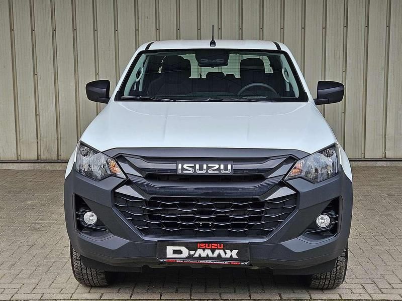 Neu Isuzu D-Max 163 PS (119 kW) 2025 Splash white Van / Kleinbus