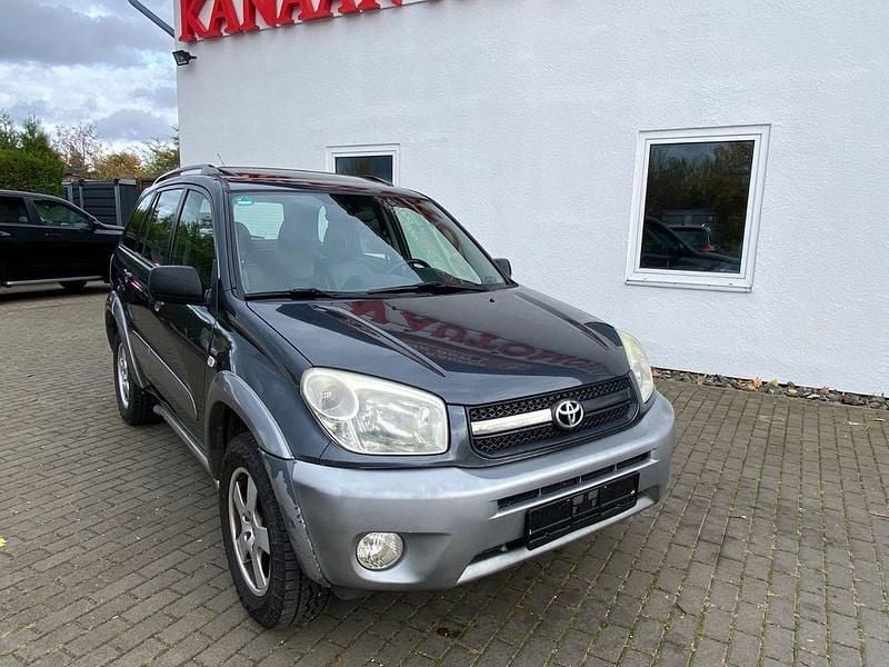 Silber Gebraucht 2004 Toyota RAV4 Executive SUV | 3.999 € (Superpreis) - Bild 1/4