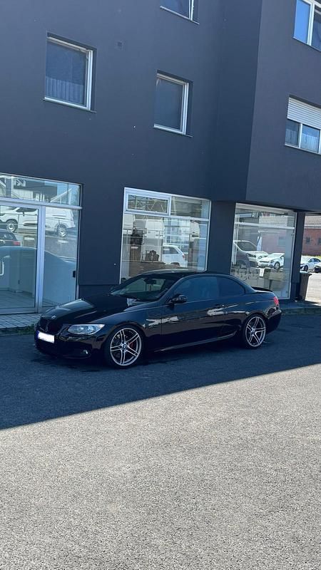 Schwarz Gebraucht 2013 BMW 330 Cabriolet M Sport Cabrio | 15.000 € (Fairer Preis) - Bild 1/4