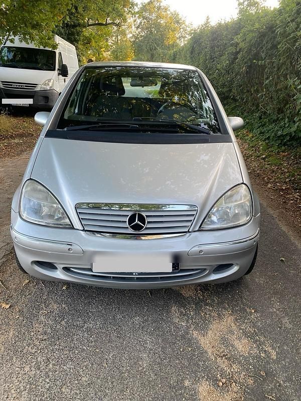 Silber Gebraucht 2002 Mercedes A190 Kleinwagen | 899 € (Superpreis) - Bild 1/4