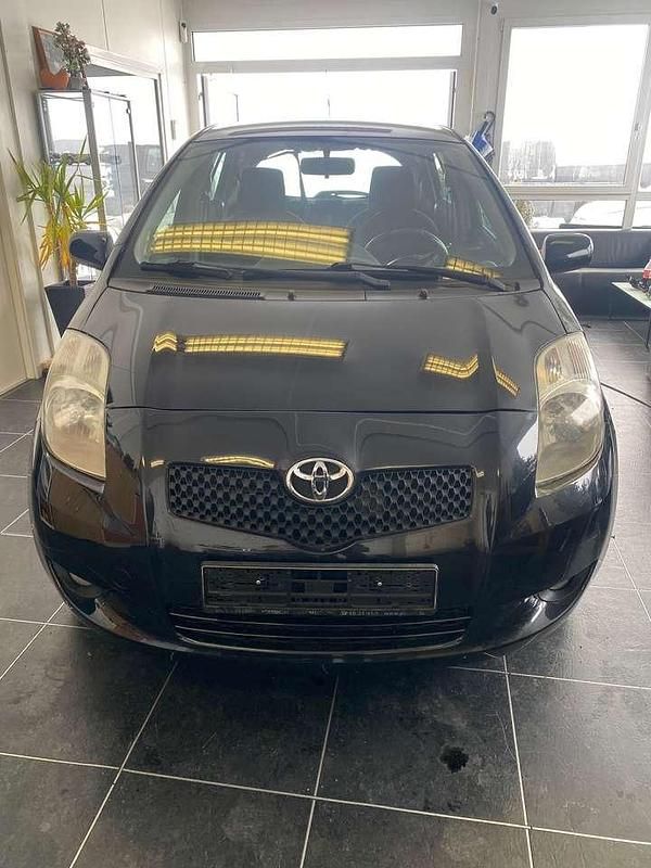 Schwarz Gebraucht 2008 Toyota Yaris Cool Limousine | 3.490 € (Fairer Preis) - Bild 1/4