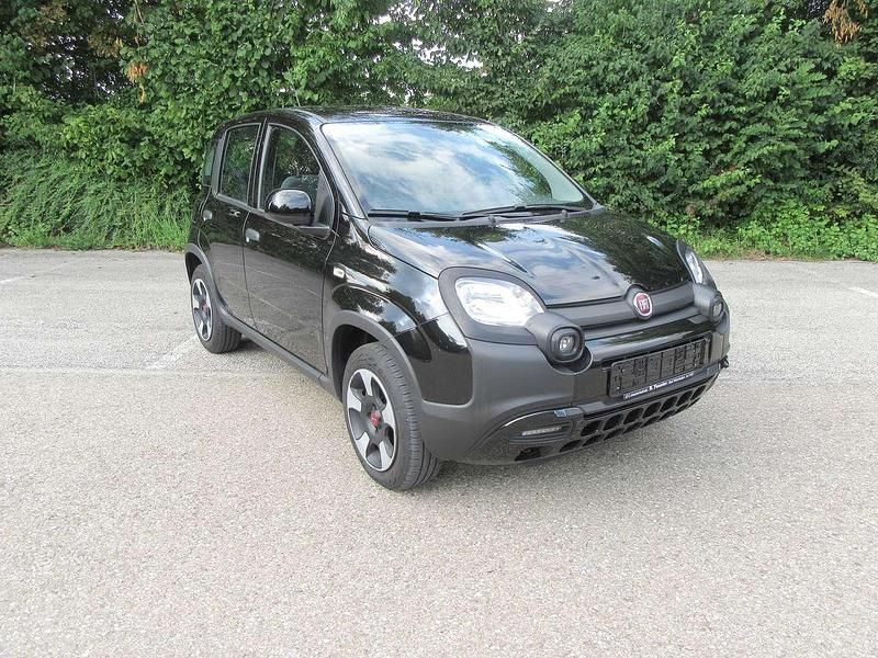 Schwarz Gebraucht 2023 Fiat Panda Cross Cross Kleinwagen | 13.250 € (Fairer Preis) - Bild 1/4